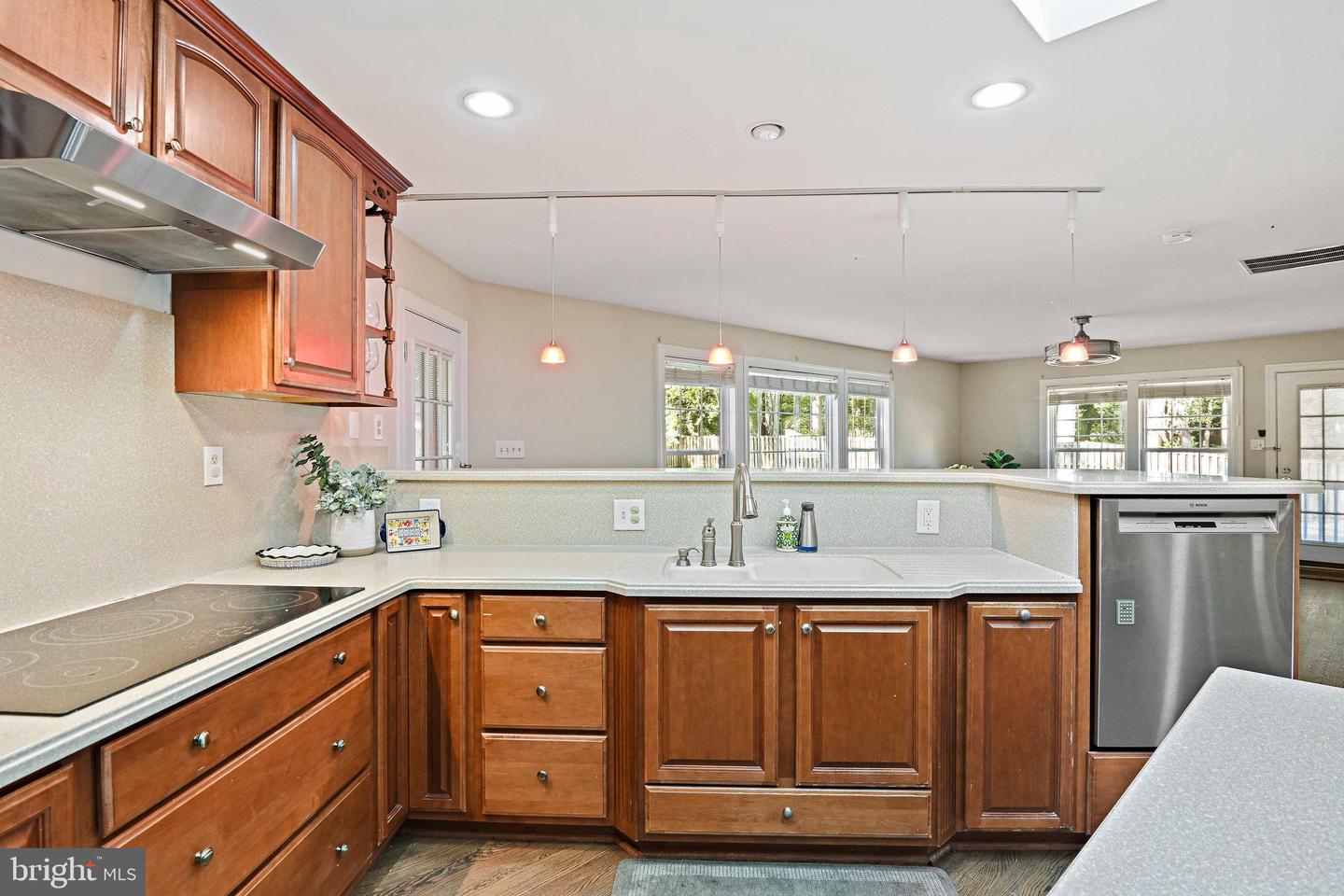 2918 GLENVALE DR, FAIRFAX, Virginia 22031, 6 Bedrooms Bedrooms, ,3 BathroomsBathrooms,Residential,For sale,2918 GLENVALE DR,VAFX2269362 MLS # VAFX2269362