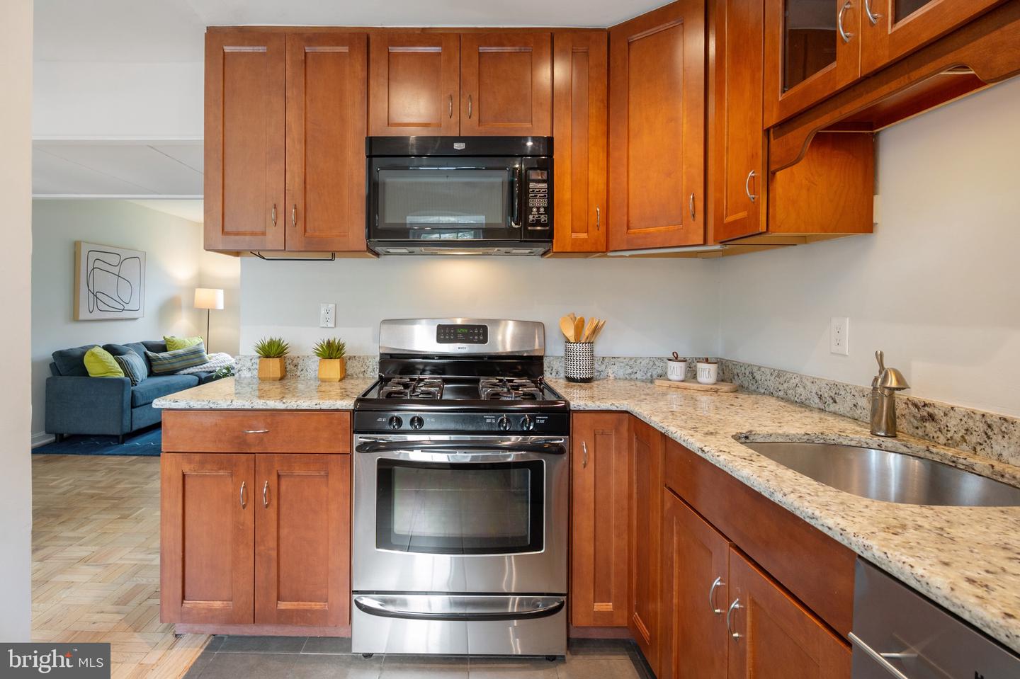 6702 W WAKEFIELD DR #A2, ALEXANDRIA, Virginia 22307, 2 Bedrooms Bedrooms, ,1 BathroomBathrooms,Residential,For sale,6702 W WAKEFIELD DR #A2,VAFX2269446 MLS # VAFX2269446
