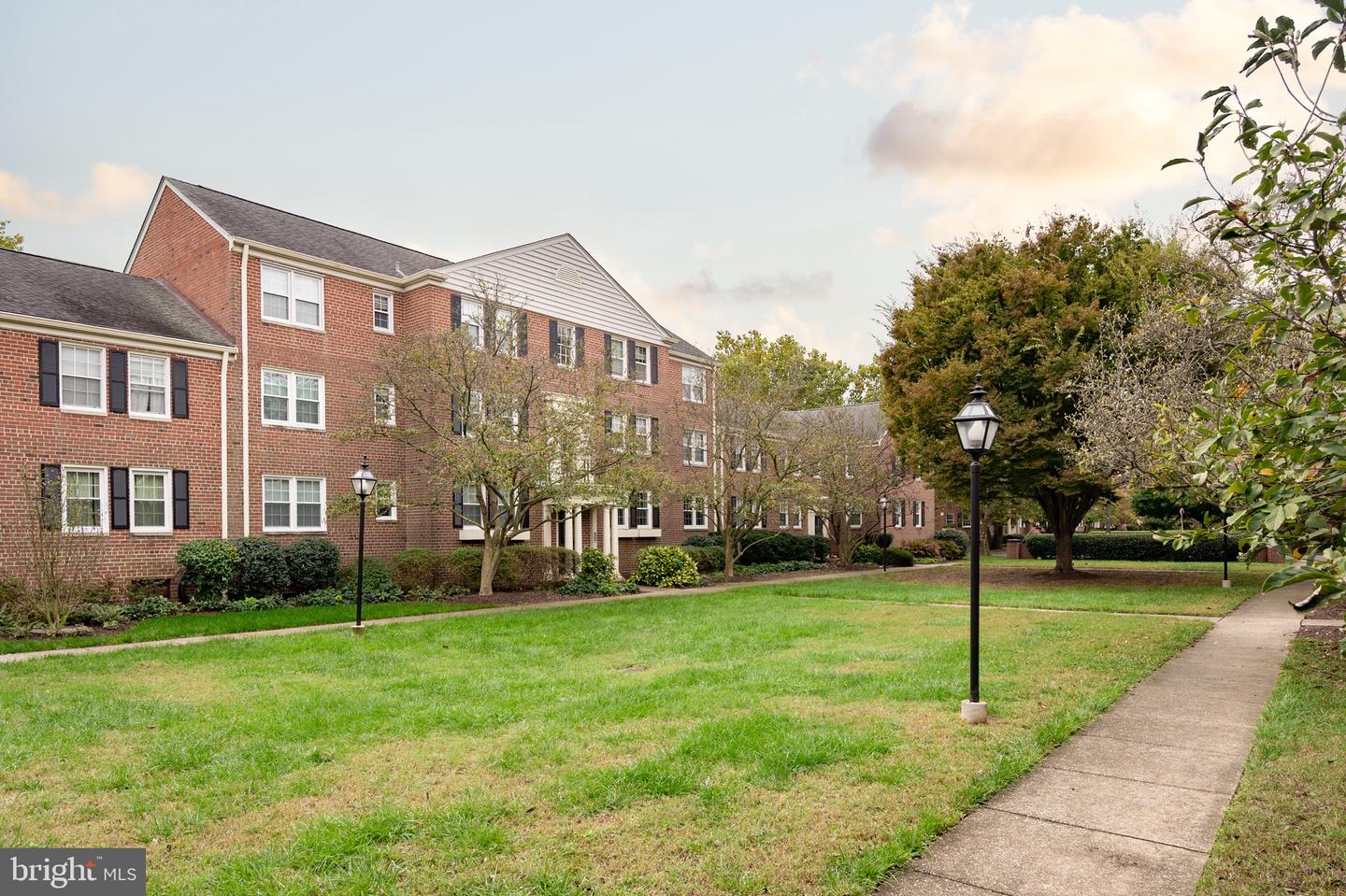6702 W WAKEFIELD DR #A2, ALEXANDRIA, Virginia 22307, 2 Bedrooms Bedrooms, ,1 BathroomBathrooms,Residential,For sale,6702 W WAKEFIELD DR #A2,VAFX2269446 MLS # VAFX2269446