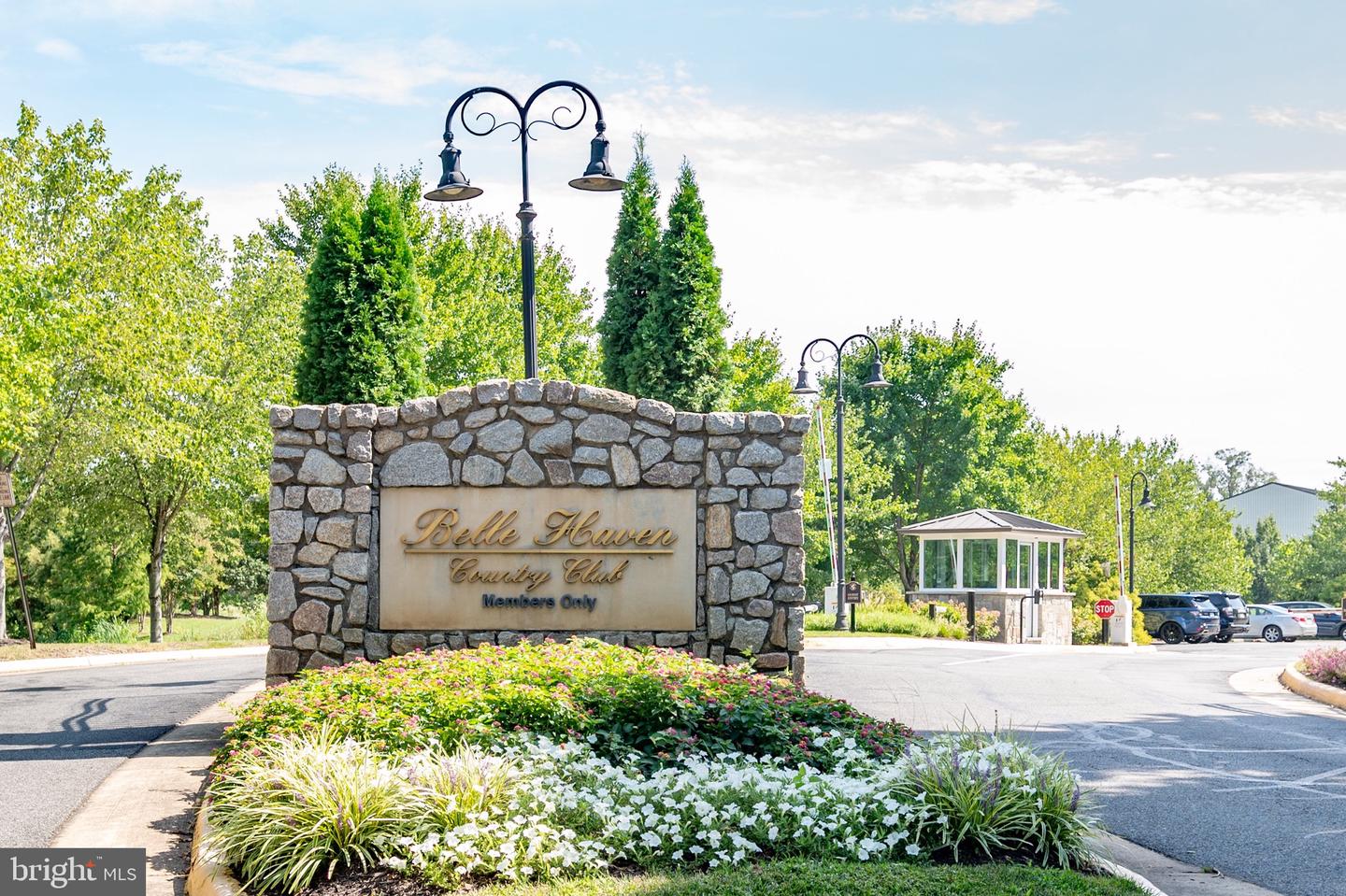 6702 W WAKEFIELD DR #A2, ALEXANDRIA, Virginia 22307, 2 Bedrooms Bedrooms, ,1 BathroomBathrooms,Residential,For sale,6702 W WAKEFIELD DR #A2,VAFX2269446 MLS # VAFX2269446