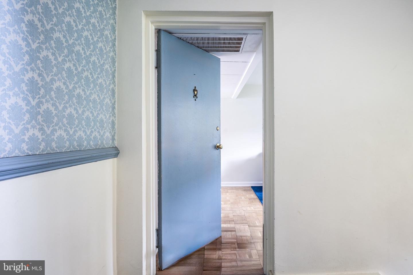 6702 W WAKEFIELD DR #A2, ALEXANDRIA, Virginia 22307, 2 Bedrooms Bedrooms, ,1 BathroomBathrooms,Residential,For sale,6702 W WAKEFIELD DR #A2,VAFX2269446 MLS # VAFX2269446