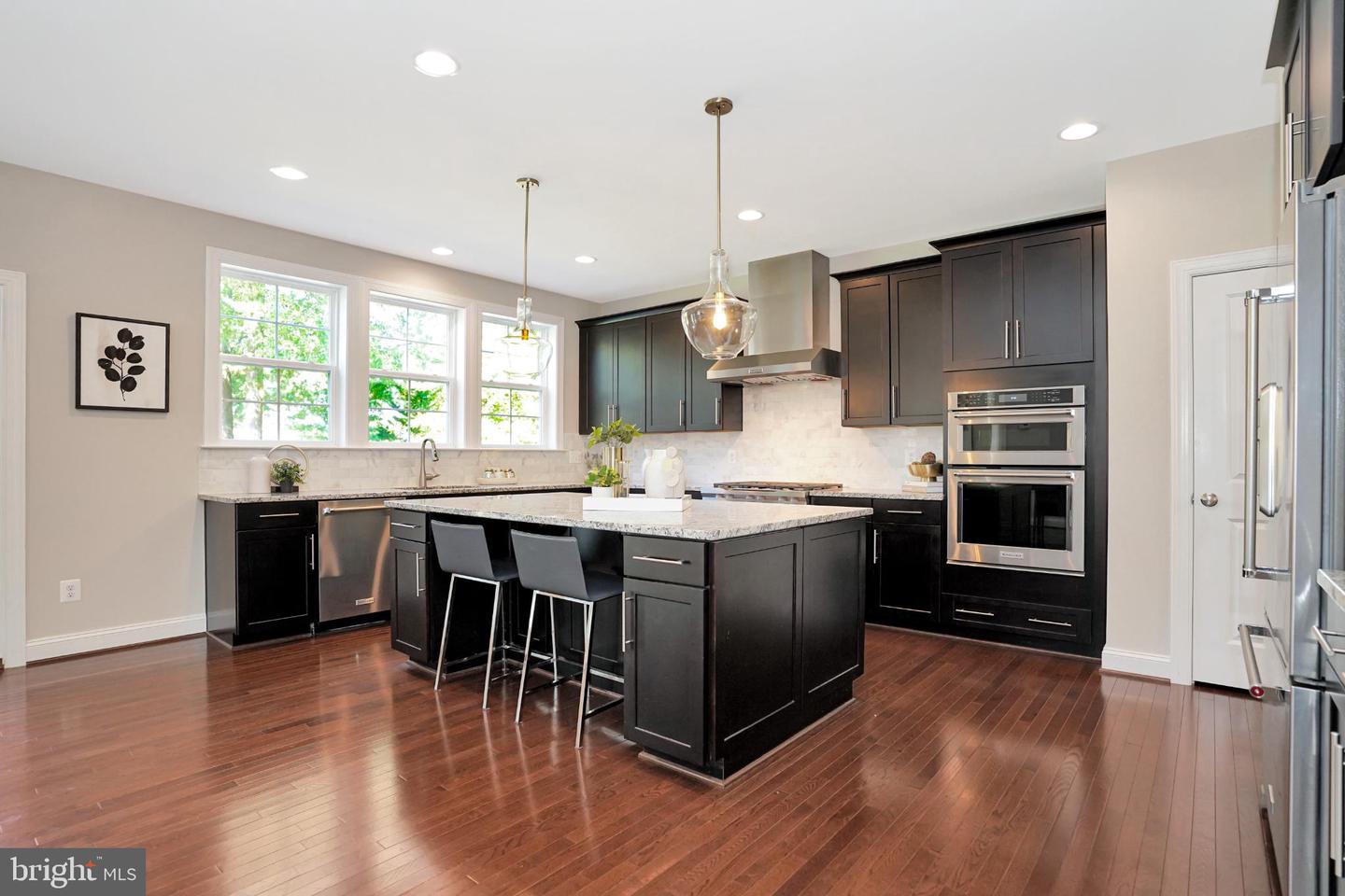 6638 SCHURTZ ST, ALEXANDRIA, Virginia 22310, 5 Bedrooms Bedrooms, 10 Rooms Rooms,4 BathroomsBathrooms,Residential,For sale,6638 SCHURTZ ST,VAFX2269534 MLS # VAFX2269534