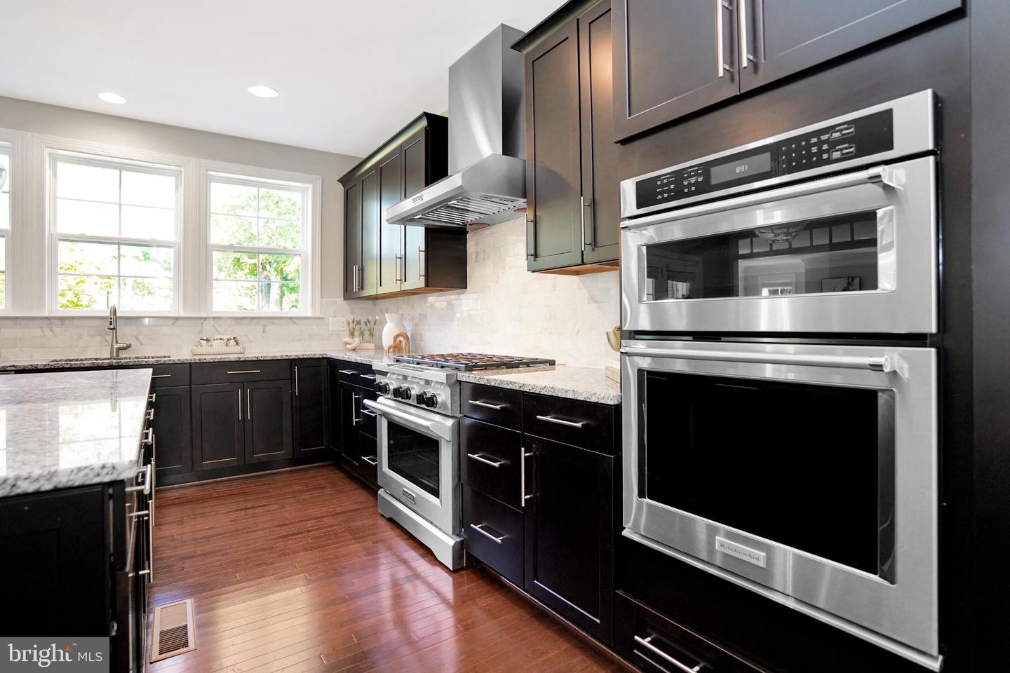 6638 SCHURTZ ST, ALEXANDRIA, Virginia 22310, 5 Bedrooms Bedrooms, 10 Rooms Rooms,4 BathroomsBathrooms,Residential,For sale,6638 SCHURTZ ST,VAFX2269534 MLS # VAFX2269534