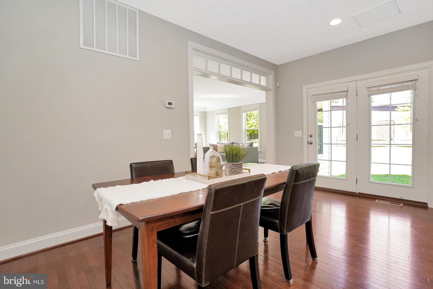6638 SCHURTZ ST, ALEXANDRIA, Virginia 22310, 5 Bedrooms Bedrooms, 10 Rooms Rooms,4 BathroomsBathrooms,Residential,For sale,6638 SCHURTZ ST,VAFX2269534 MLS # VAFX2269534