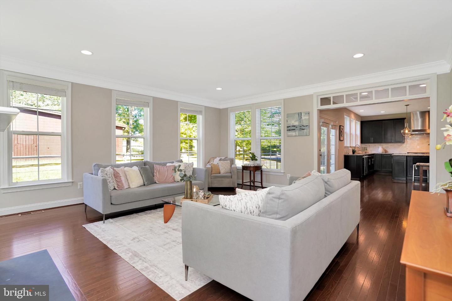 6638 SCHURTZ ST, ALEXANDRIA, Virginia 22310, 5 Bedrooms Bedrooms, 10 Rooms Rooms,4 BathroomsBathrooms,Residential,For sale,6638 SCHURTZ ST,VAFX2269534 MLS # VAFX2269534
