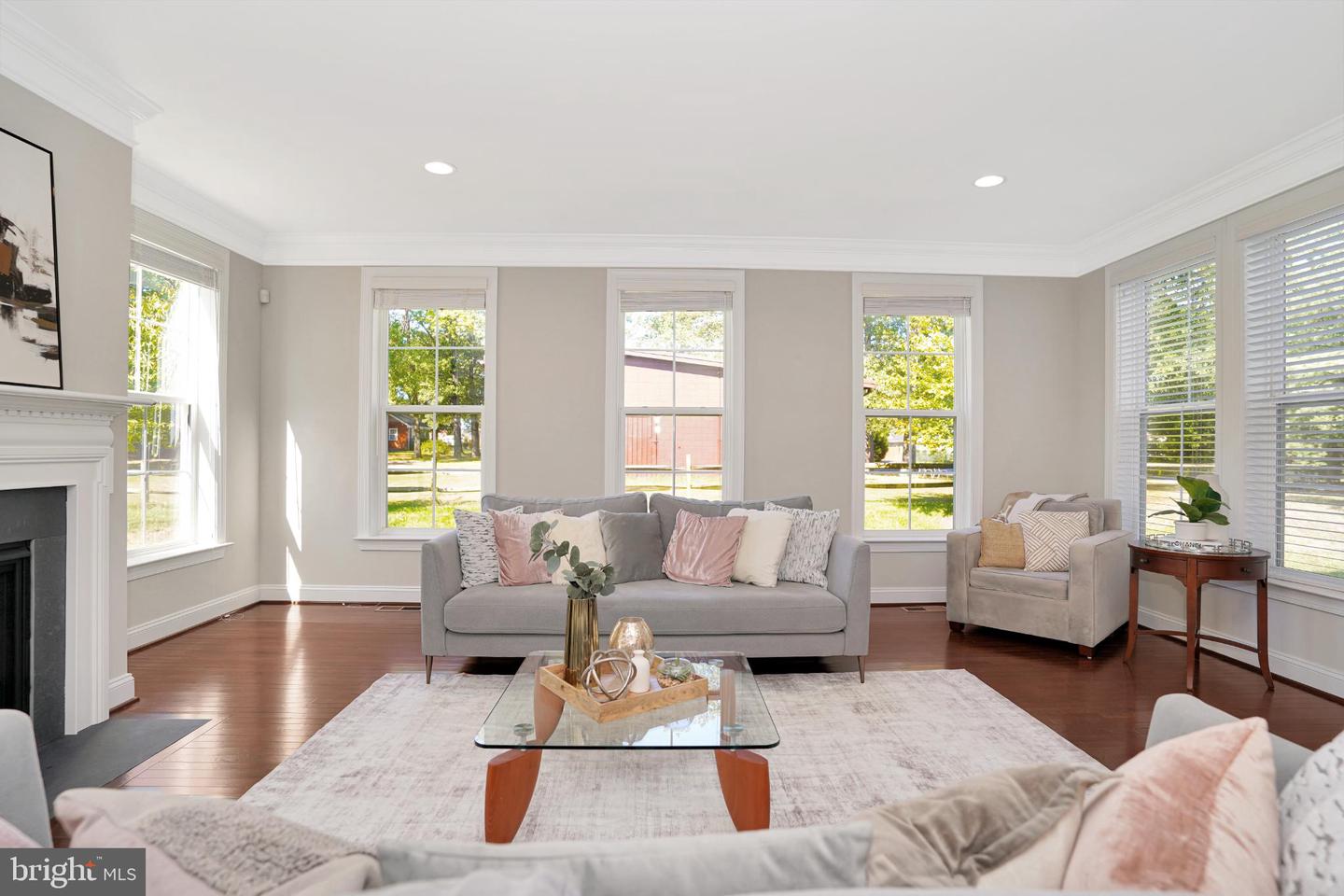 6638 SCHURTZ ST, ALEXANDRIA, Virginia 22310, 5 Bedrooms Bedrooms, 10 Rooms Rooms,4 BathroomsBathrooms,Residential,For sale,6638 SCHURTZ ST,VAFX2269534 MLS # VAFX2269534