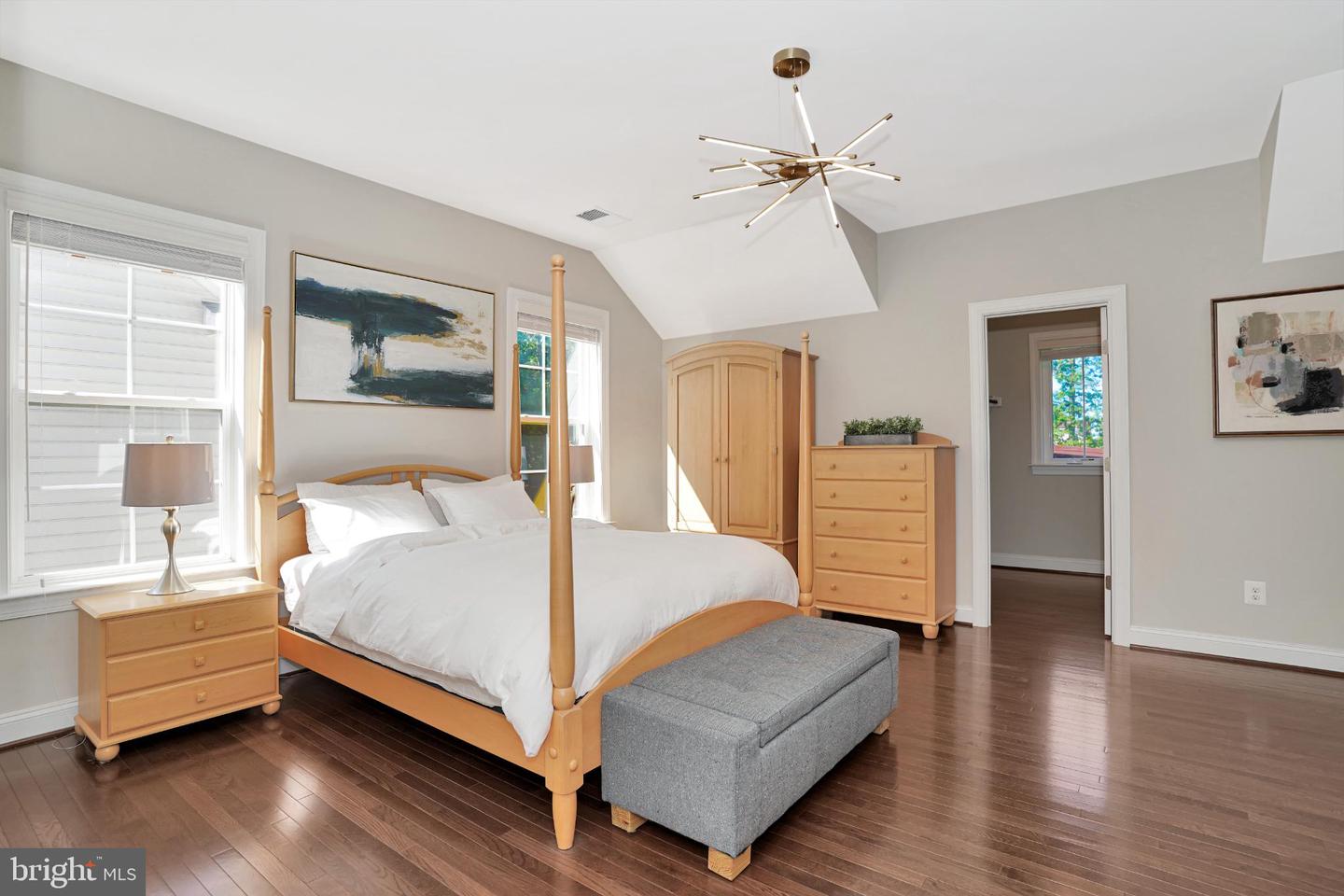 6638 SCHURTZ ST, ALEXANDRIA, Virginia 22310, 5 Bedrooms Bedrooms, 10 Rooms Rooms,4 BathroomsBathrooms,Residential,For sale,6638 SCHURTZ ST,VAFX2269534 MLS # VAFX2269534