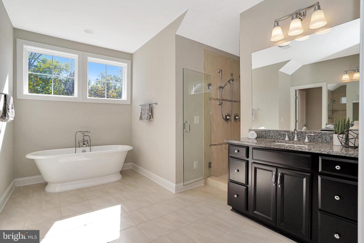 6638 SCHURTZ ST, ALEXANDRIA, Virginia 22310, 5 Bedrooms Bedrooms, 10 Rooms Rooms,4 BathroomsBathrooms,Residential,For sale,6638 SCHURTZ ST,VAFX2269534 MLS # VAFX2269534