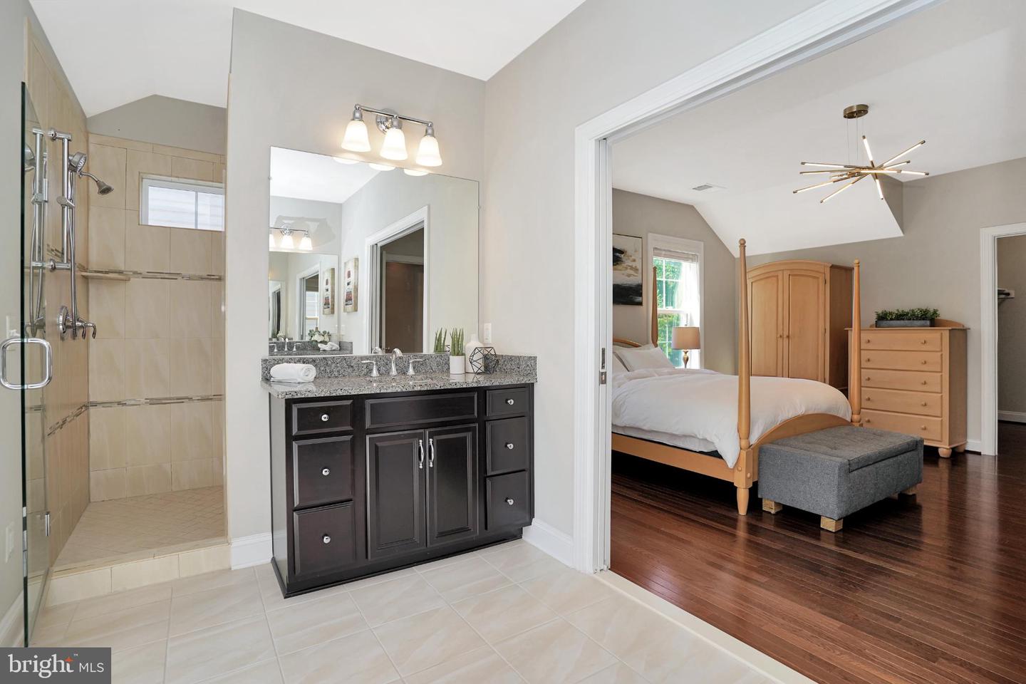 6638 SCHURTZ ST, ALEXANDRIA, Virginia 22310, 5 Bedrooms Bedrooms, 10 Rooms Rooms,4 BathroomsBathrooms,Residential,For sale,6638 SCHURTZ ST,VAFX2269534 MLS # VAFX2269534