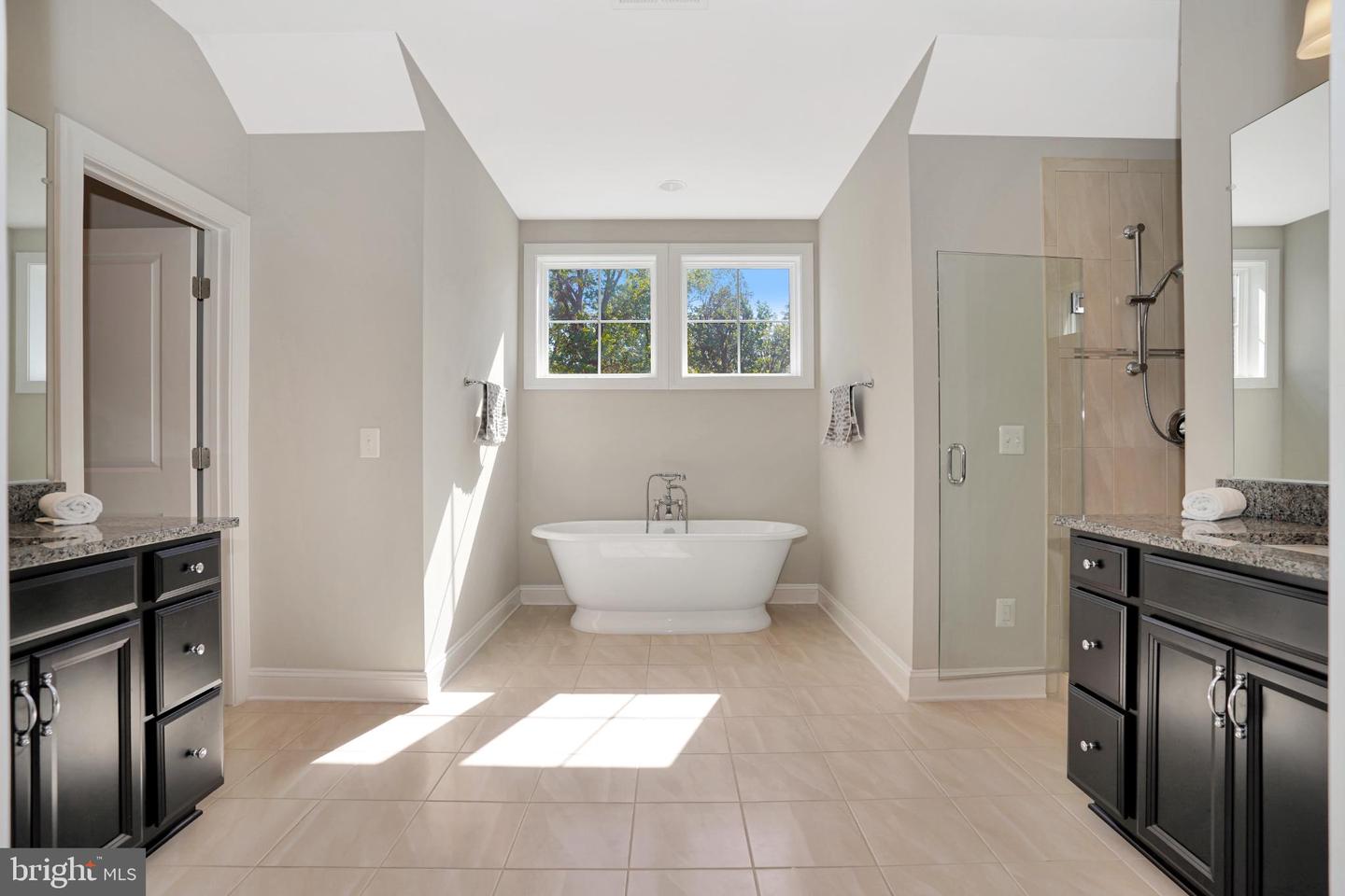 6638 SCHURTZ ST, ALEXANDRIA, Virginia 22310, 5 Bedrooms Bedrooms, 10 Rooms Rooms,4 BathroomsBathrooms,Residential,For sale,6638 SCHURTZ ST,VAFX2269534 MLS # VAFX2269534