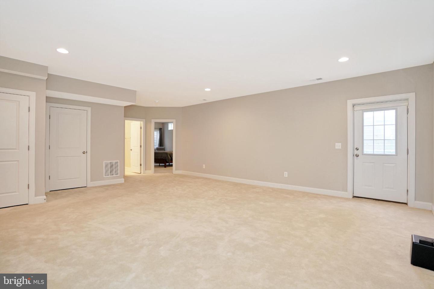 6638 SCHURTZ ST, ALEXANDRIA, Virginia 22310, 5 Bedrooms Bedrooms, 10 Rooms Rooms,4 BathroomsBathrooms,Residential,For sale,6638 SCHURTZ ST,VAFX2269534 MLS # VAFX2269534