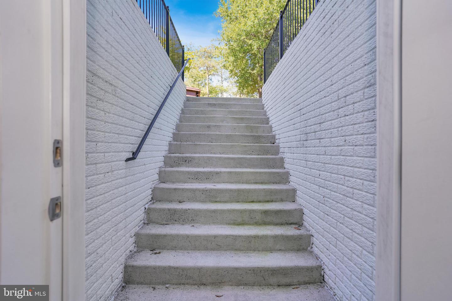 6638 SCHURTZ ST, ALEXANDRIA, Virginia 22310, 5 Bedrooms Bedrooms, 10 Rooms Rooms,4 BathroomsBathrooms,Residential,For sale,6638 SCHURTZ ST,VAFX2269534 MLS # VAFX2269534