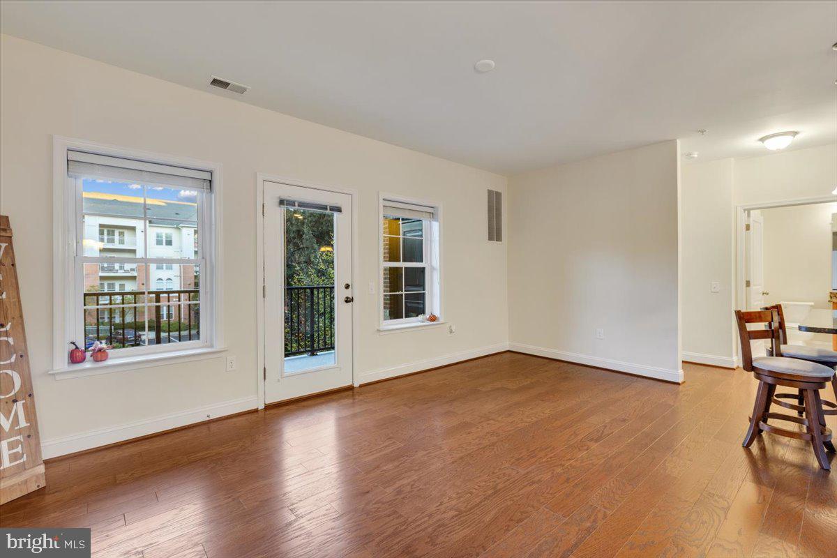 2907 BLEEKER ST #3-106, FAIRFAX, Virginia 22031, 2 Bedrooms Bedrooms, ,2 BathroomsBathrooms,Residential,For sale,2907 BLEEKER ST #3-106,VAFX2269658 MLS # VAFX2269658