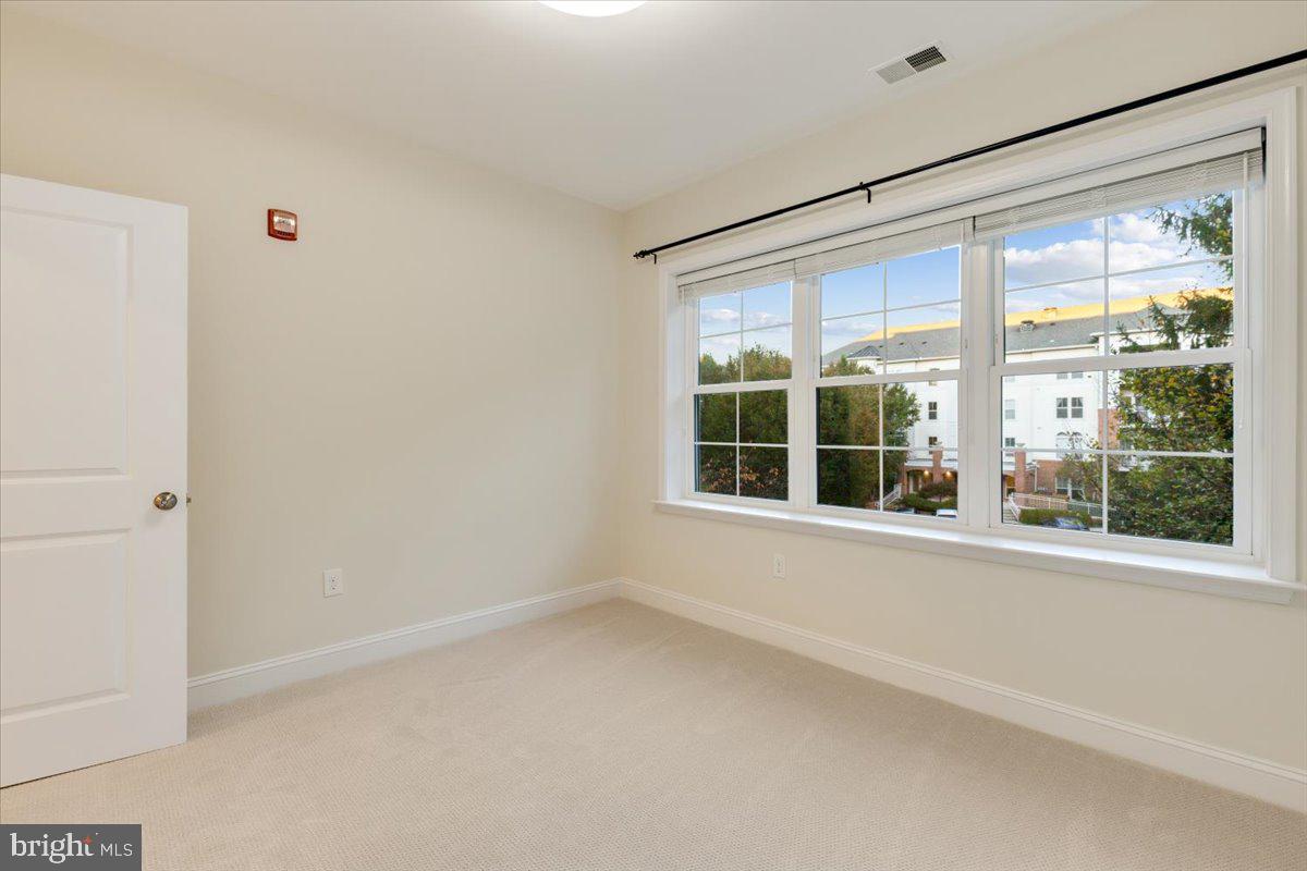 2907 BLEEKER ST #3-106, FAIRFAX, Virginia 22031, 2 Bedrooms Bedrooms, ,2 BathroomsBathrooms,Residential,For sale,2907 BLEEKER ST #3-106,VAFX2269658 MLS # VAFX2269658