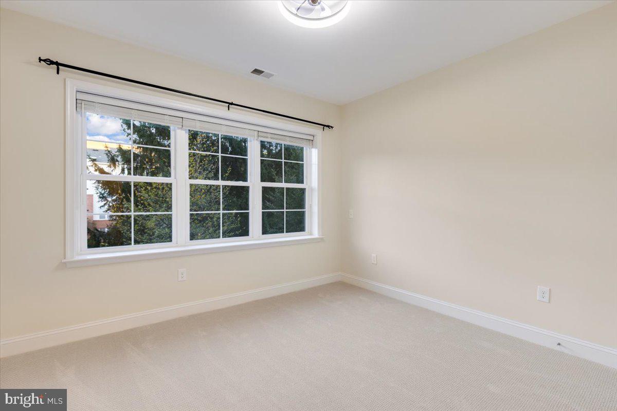 2907 BLEEKER ST #3-106, FAIRFAX, Virginia 22031, 2 Bedrooms Bedrooms, ,2 BathroomsBathrooms,Residential,For sale,2907 BLEEKER ST #3-106,VAFX2269658 MLS # VAFX2269658