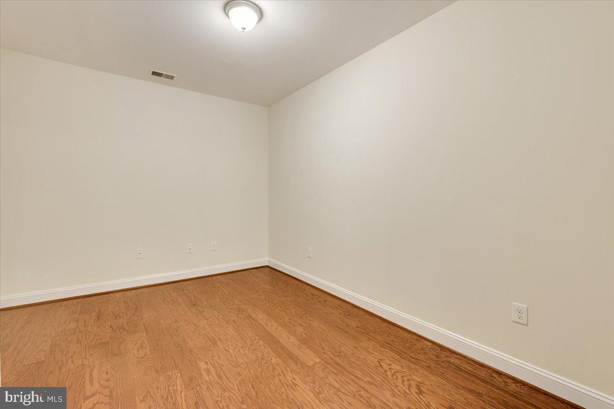 2907 BLEEKER ST #3-106, FAIRFAX, Virginia 22031, 2 Bedrooms Bedrooms, ,2 BathroomsBathrooms,Residential,For sale,2907 BLEEKER ST #3-106,VAFX2269658 MLS # VAFX2269658