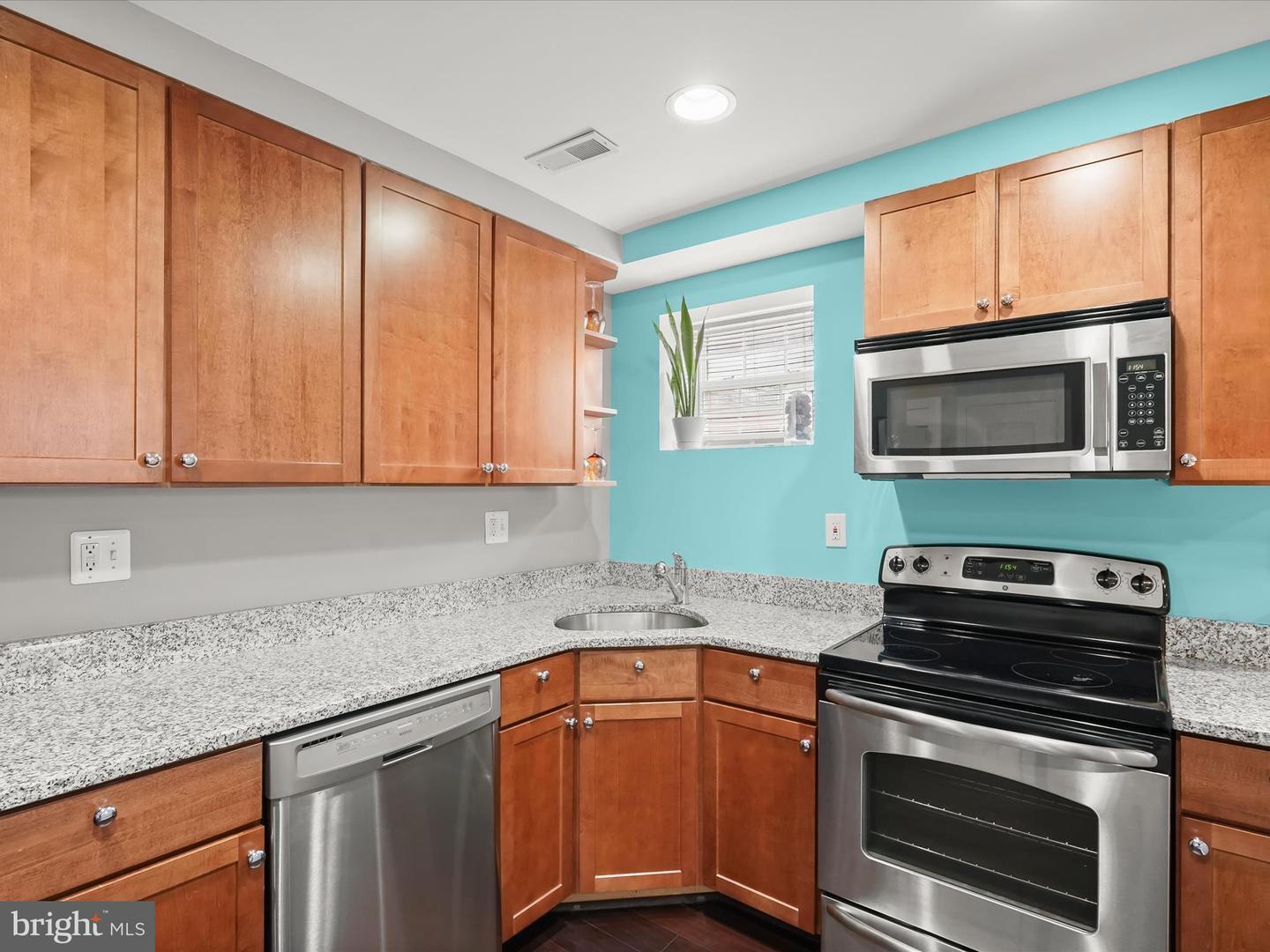 911 KENNEDY ST NW #1, WASHINGTON, District Of Columbia 20011, 2 Bedrooms Bedrooms, ,2 BathroomsBathrooms,Residential,For sale,911 KENNEDY ST NW #1,DCDC2224590 MLS # DCDC2224590