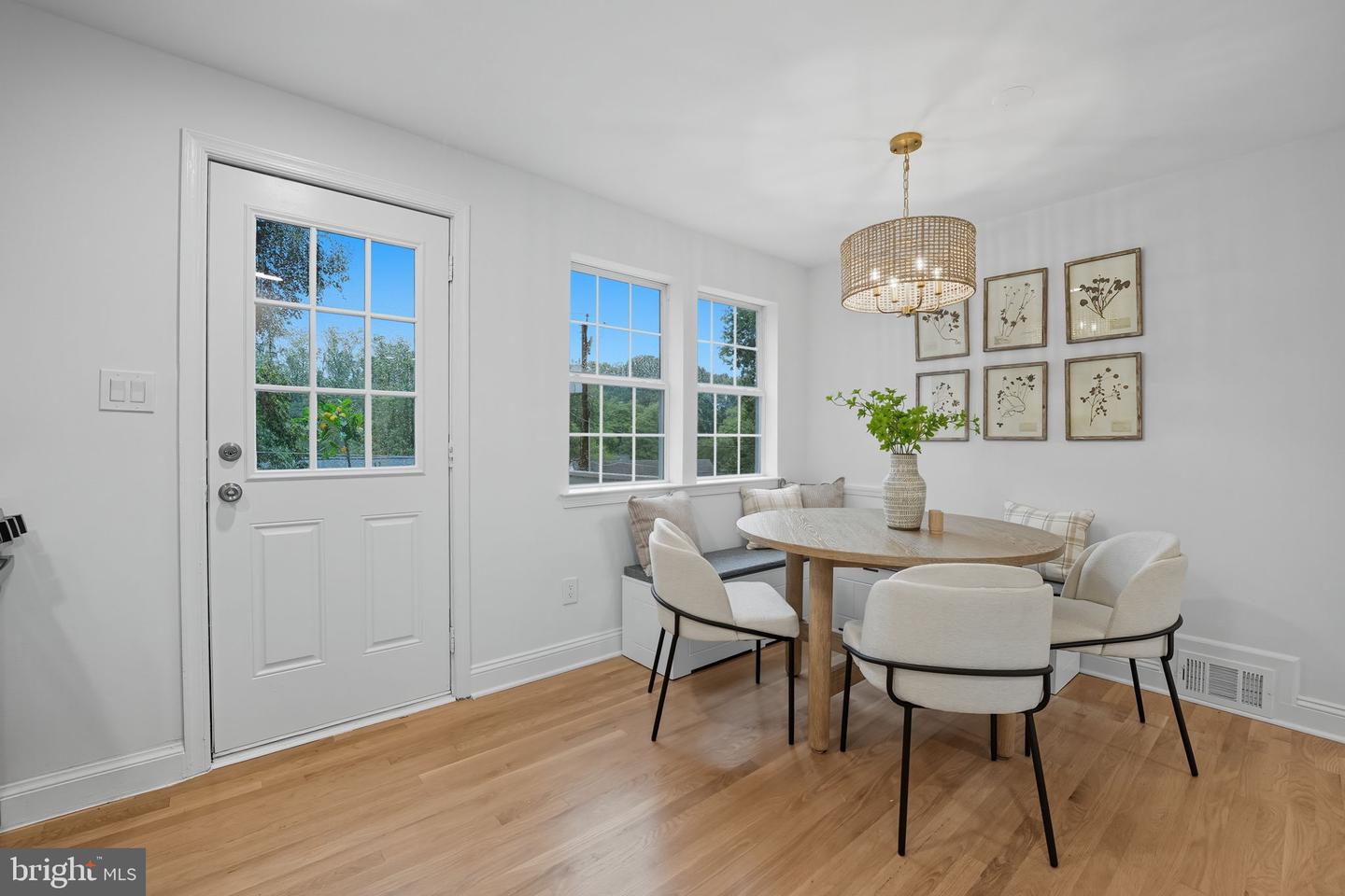 2825 WINCHESTER WAY, FALLS CHURCH, Virginia 22042, 4 Bedrooms Bedrooms, ,3 BathroomsBathrooms,Residential,For sale,2825 WINCHESTER WAY,VAFX2269710 MLS # VAFX2269710