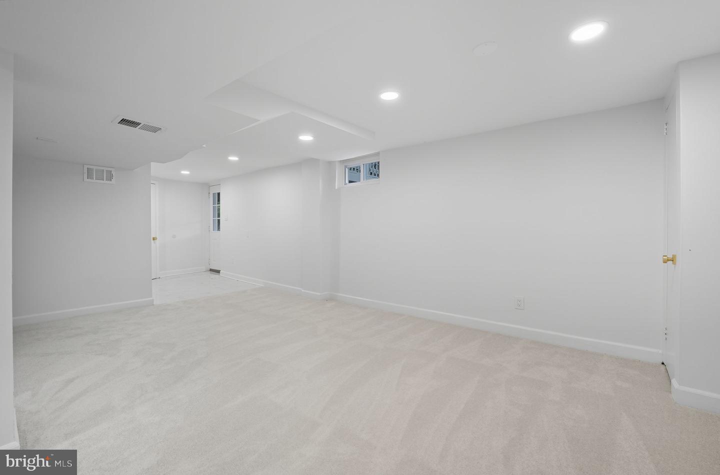 2825 WINCHESTER WAY, FALLS CHURCH, Virginia 22042, 4 Bedrooms Bedrooms, ,3 BathroomsBathrooms,Residential,For sale,2825 WINCHESTER WAY,VAFX2269710 MLS # VAFX2269710