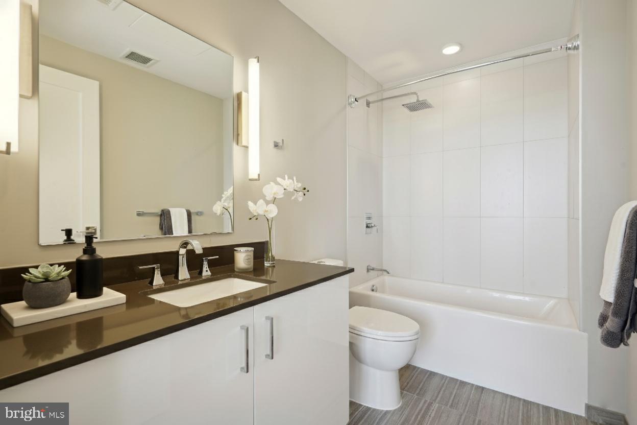 88 V ST SW #PH1, WASHINGTON, District Of Columbia 20024, 2 Bedrooms Bedrooms, ,2 BathroomsBathrooms,Residential,For sale,88 V ST SW #PH1,DCDC2225026 MLS # DCDC2225026
