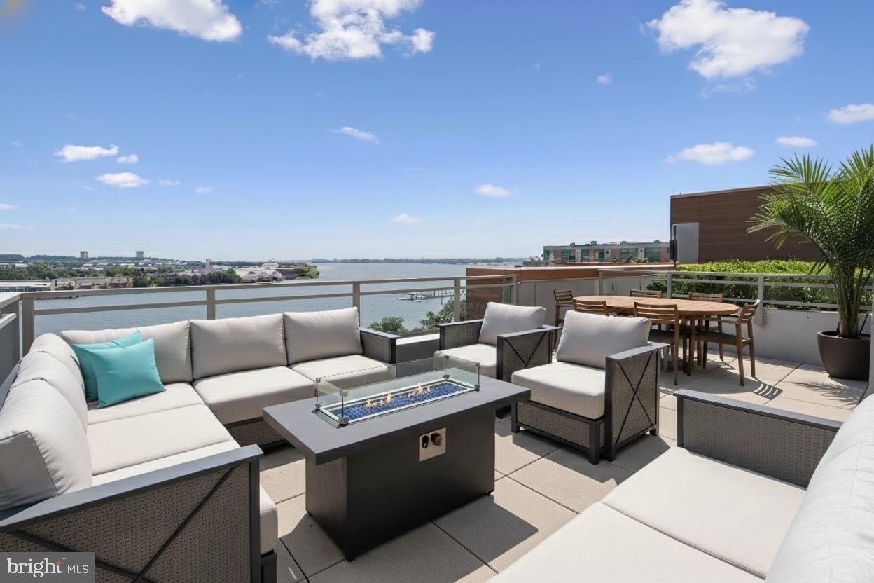 88 V ST SW #PH1, WASHINGTON, District Of Columbia 20024, 2 Bedrooms Bedrooms, ,2 BathroomsBathrooms,Residential,For sale,88 V ST SW #PH1,DCDC2225026 MLS # DCDC2225026