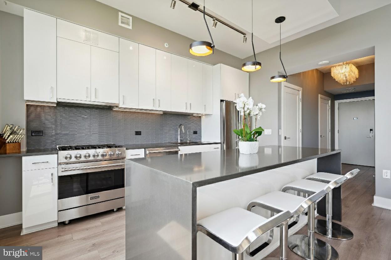 88 V ST SW #PH1, WASHINGTON, District Of Columbia 20024, 2 Bedrooms Bedrooms, ,2 BathroomsBathrooms,Residential,For sale,88 V ST SW #PH1,DCDC2225026 MLS # DCDC2225026