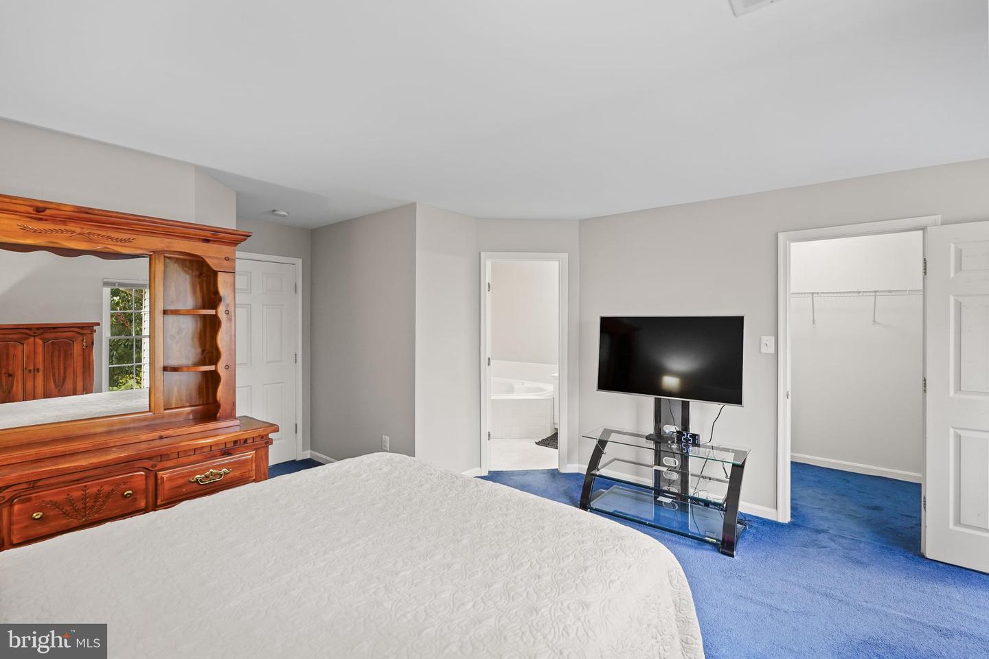 10288 BUTTERNUT CIR, MANASSAS, Virginia 20110, 4 Bedrooms Bedrooms, ,3 BathroomsBathrooms,Residential,For sale,10288 BUTTERNUT CIR,VAPW2106308 MLS # VAPW2106308