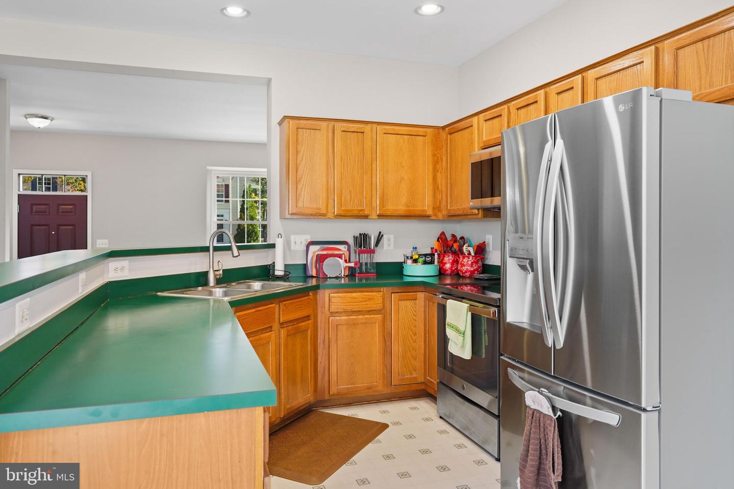 10288 BUTTERNUT CIR, MANASSAS, Virginia 20110, 4 Bedrooms Bedrooms, ,3 BathroomsBathrooms,Residential,For sale,10288 BUTTERNUT CIR,VAPW2106308 MLS # VAPW2106308