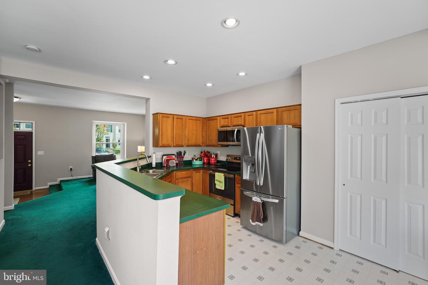10288 BUTTERNUT CIR, MANASSAS, Virginia 20110, 4 Bedrooms Bedrooms, ,3 BathroomsBathrooms,Residential,For sale,10288 BUTTERNUT CIR,VAPW2106308 MLS # VAPW2106308