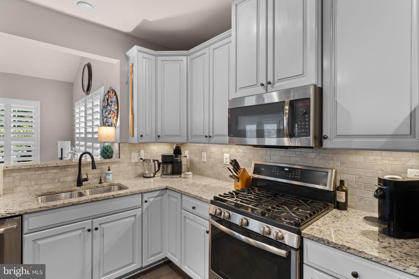 12849 HOADLY MANOR DR, MANASSAS, Virginia 20112, 4 Bedrooms Bedrooms, ,3 BathroomsBathrooms,Residential,For sale,12849 HOADLY MANOR DR,VAPW2105236 MLS # VAPW2105236