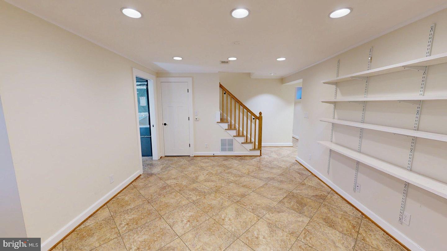 8352 ORANGE CT, ALEXANDRIA, Virginia 22309, 4 Bedrooms Bedrooms, ,2 BathroomsBathrooms,Residential,For sale,8352 ORANGE CT,VAFX2272502 MLS # VAFX2272502