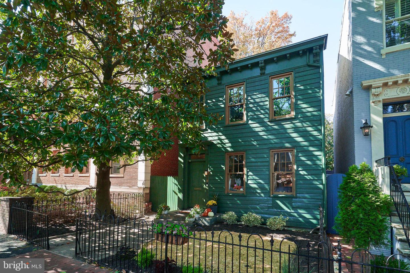 20 9TH ST NE, WASHINGTON, District Of Columbia 20002, 3 Bedrooms Bedrooms, 6 Rooms Rooms,2 BathroomsBathrooms,Residential,For sale,20 9TH ST NE,DCDC2225656 MLS # DCDC2225656