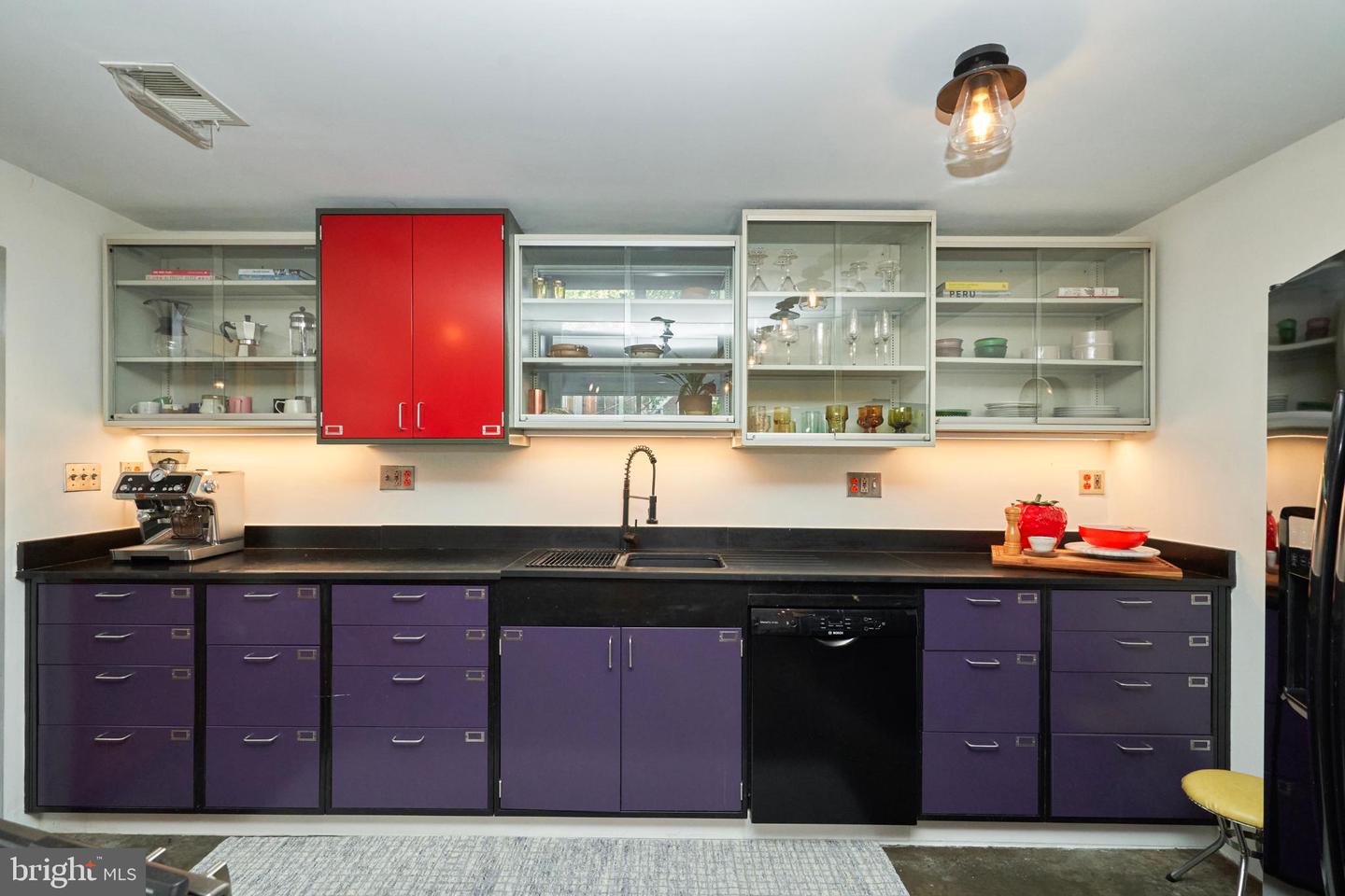20 9TH ST NE, WASHINGTON, District Of Columbia 20002, 3 Bedrooms Bedrooms, 6 Rooms Rooms,2 BathroomsBathrooms,Residential,For sale,20 9TH ST NE,DCDC2225656 MLS # DCDC2225656