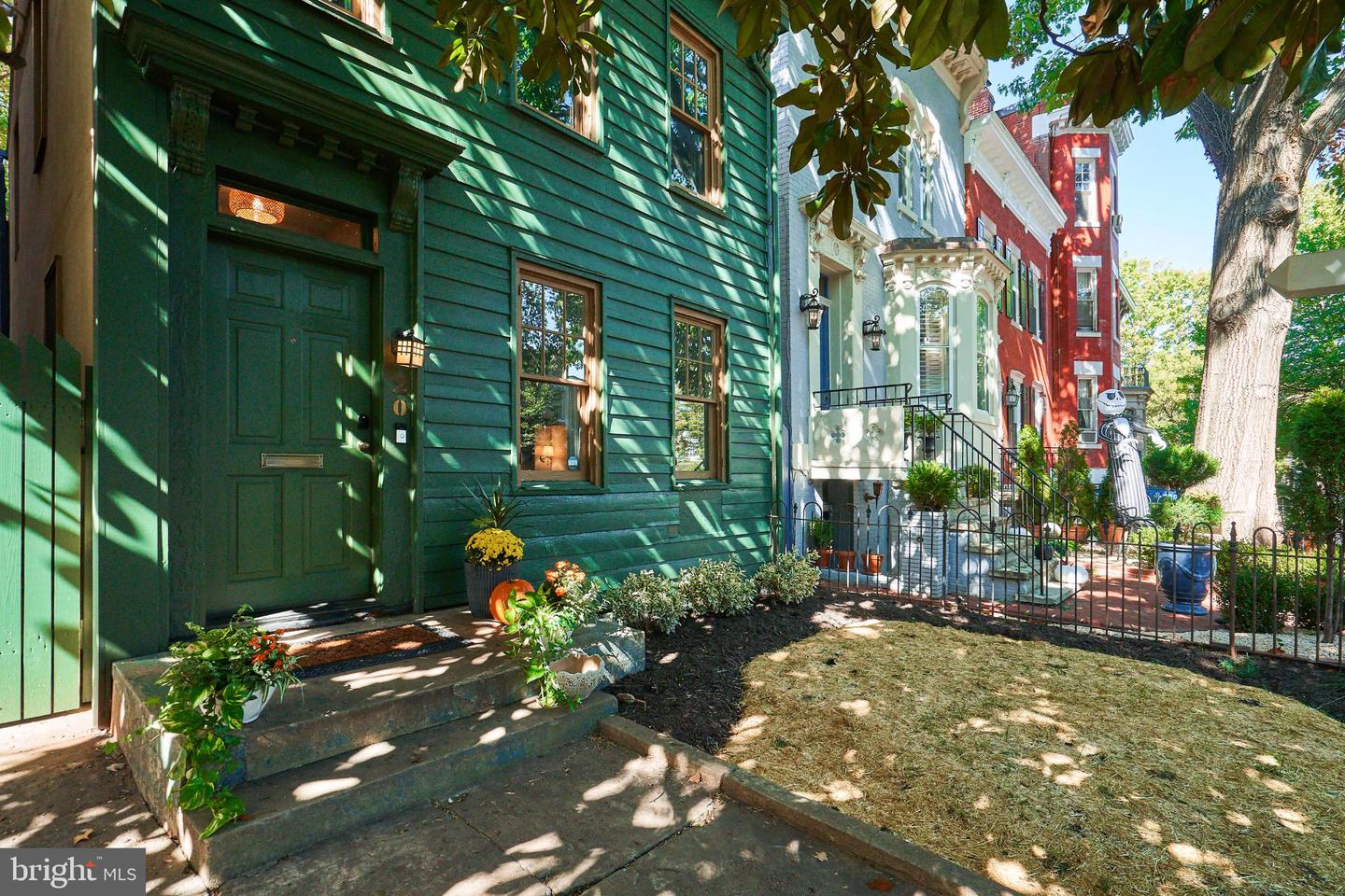 20 9TH ST NE, WASHINGTON, District Of Columbia 20002, 3 Bedrooms Bedrooms, 6 Rooms Rooms,2 BathroomsBathrooms,Residential,For sale,20 9TH ST NE,DCDC2225656 MLS # DCDC2225656