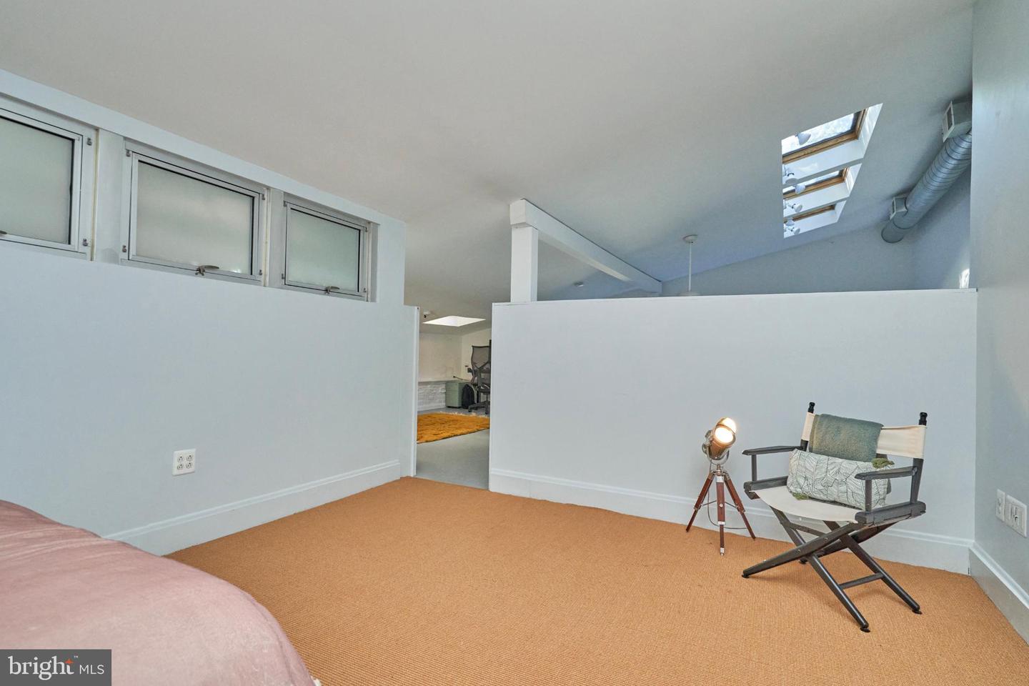 20 9TH ST NE, WASHINGTON, District Of Columbia 20002, 3 Bedrooms Bedrooms, 6 Rooms Rooms,2 BathroomsBathrooms,Residential,For sale,20 9TH ST NE,DCDC2225656 MLS # DCDC2225656