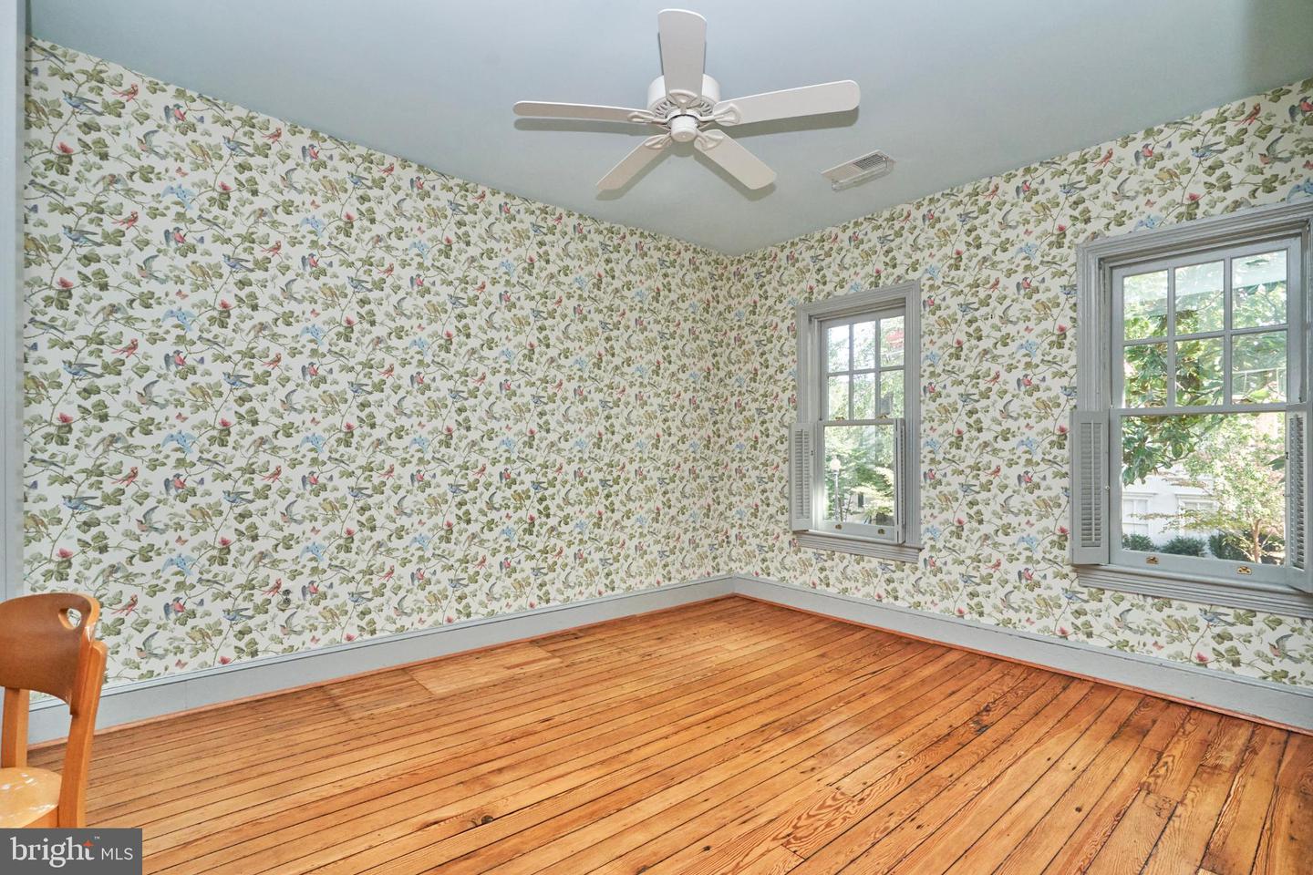 20 9TH ST NE, WASHINGTON, District Of Columbia 20002, 3 Bedrooms Bedrooms, 6 Rooms Rooms,2 BathroomsBathrooms,Residential,For sale,20 9TH ST NE,DCDC2225656 MLS # DCDC2225656