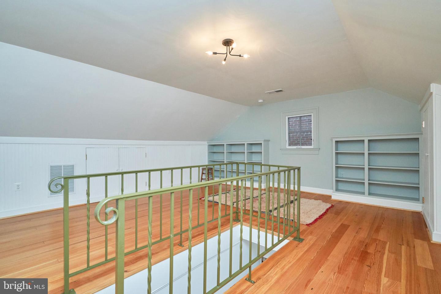 20 9TH ST NE, WASHINGTON, District Of Columbia 20002, 3 Bedrooms Bedrooms, 6 Rooms Rooms,2 BathroomsBathrooms,Residential,For sale,20 9TH ST NE,DCDC2225656 MLS # DCDC2225656