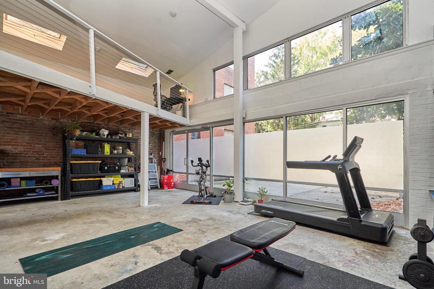 20 9TH ST NE, WASHINGTON, District Of Columbia 20002, 3 Bedrooms Bedrooms, 6 Rooms Rooms,2 BathroomsBathrooms,Residential,For sale,20 9TH ST NE,DCDC2225656 MLS # DCDC2225656