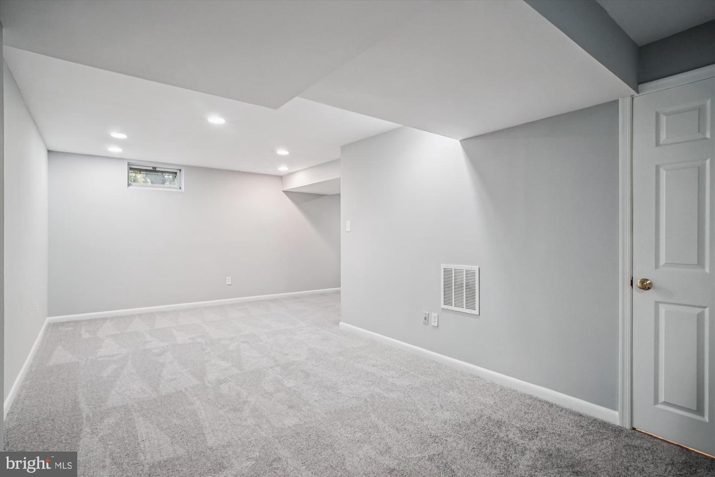 1741 WHITEWOOD LN, HERNDON, Virginia 20170, 4 Bedrooms Bedrooms, ,2 BathroomsBathrooms,Residential,For sale,1741 WHITEWOOD LN,VAFX2273166 MLS # VAFX2273166