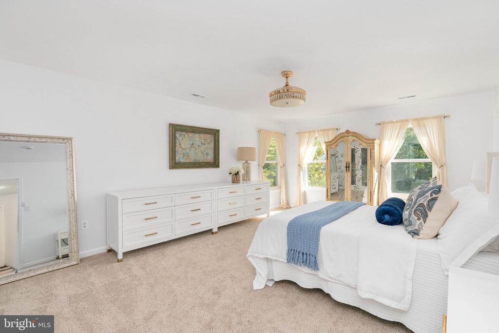 6811 LAKELAND WAY, FREDERICKSBURG, Virginia 22407, 5 Bedrooms Bedrooms, ,3 BathroomsBathrooms,Residential,6811 LAKELAND WAY,VASP2036974 MLS # VASP2036974