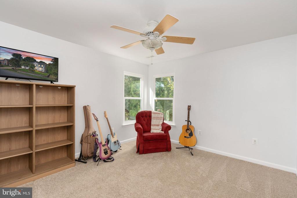 6811 LAKELAND WAY, FREDERICKSBURG, Virginia 22407, 5 Bedrooms Bedrooms, ,3 BathroomsBathrooms,Residential,6811 LAKELAND WAY,VASP2036974 MLS # VASP2036974