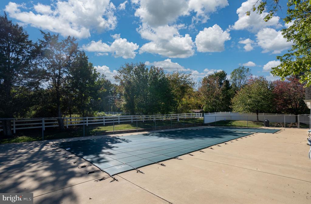 6811 LAKELAND WAY, FREDERICKSBURG, Virginia 22407, 5 Bedrooms Bedrooms, ,3 BathroomsBathrooms,Residential,6811 LAKELAND WAY,VASP2036974 MLS # VASP2036974