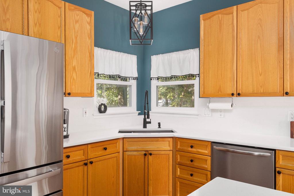6811 LAKELAND WAY, FREDERICKSBURG, Virginia 22407, 5 Bedrooms Bedrooms, ,3 BathroomsBathrooms,Residential,6811 LAKELAND WAY,VASP2036974 MLS # VASP2036974