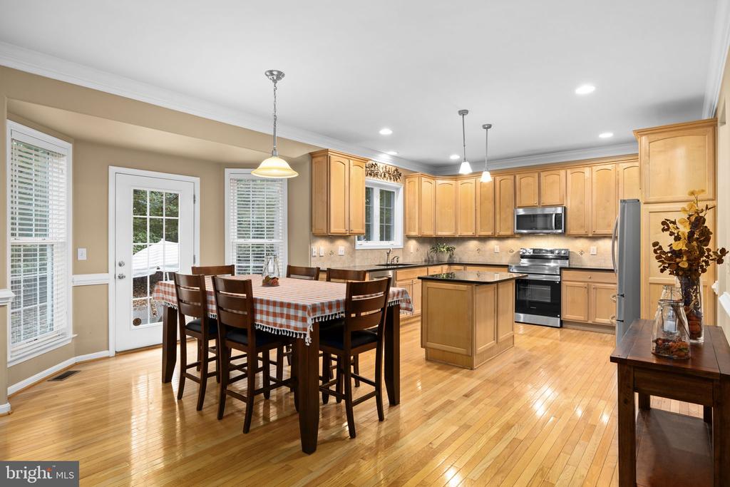 10704 WHISPERING WAY, FREDERICKSBURG, Virginia 22407, 5 Bedrooms Bedrooms, ,3 BathroomsBathrooms,Residential,10704 WHISPERING WAY,VASP2036976 MLS # VASP2036976