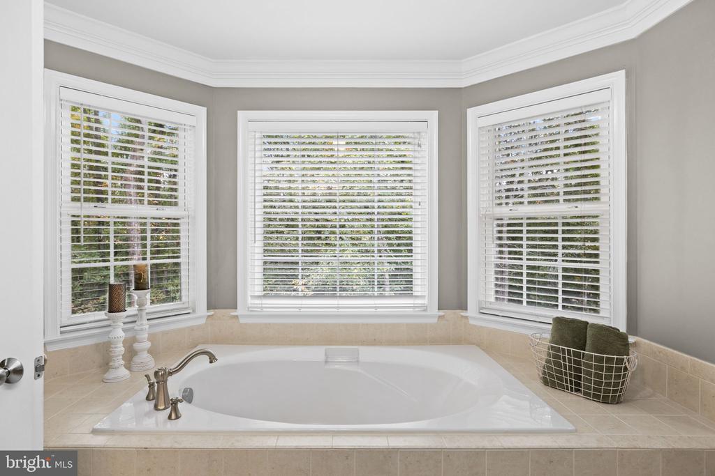 10704 WHISPERING WAY, FREDERICKSBURG, Virginia 22407, 5 Bedrooms Bedrooms, ,3 BathroomsBathrooms,Residential,10704 WHISPERING WAY,VASP2036976 MLS # VASP2036976
