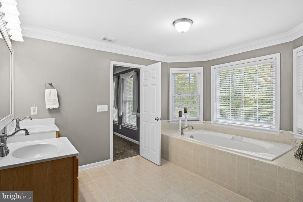 10704 WHISPERING WAY, FREDERICKSBURG, Virginia 22407, 5 Bedrooms Bedrooms, ,3 BathroomsBathrooms,Residential,10704 WHISPERING WAY,VASP2036976 MLS # VASP2036976