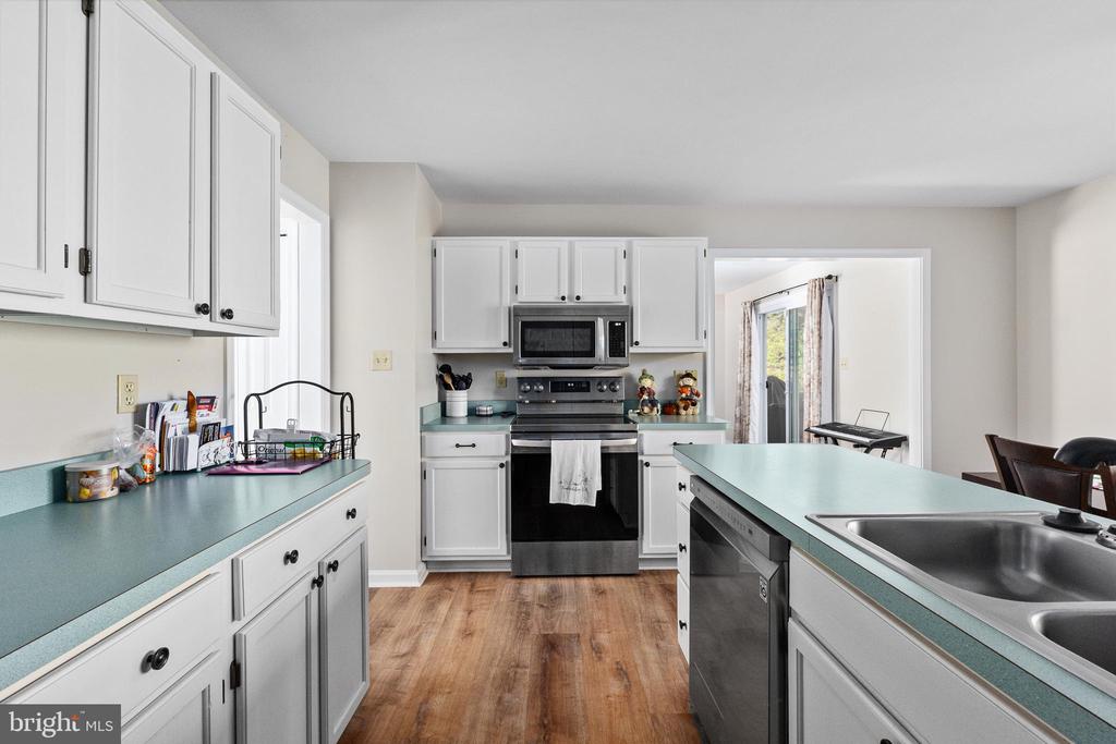 6505 ROYAL OAKS DR, FREDERICKSBURG, Virginia 22407, 3 Bedrooms Bedrooms, ,2 BathroomsBathrooms,Residential,6505 ROYAL OAKS DR,VASP2036972 MLS # VASP2036972