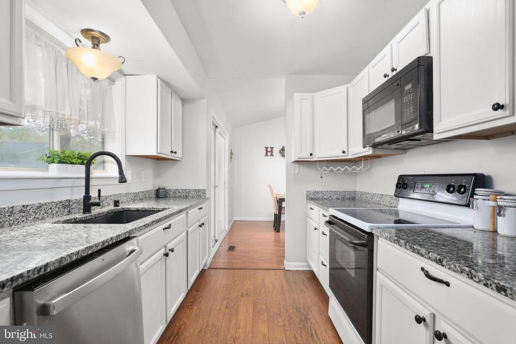 10304 BAYBERRY LN, SPOTSYLVANIA, Virginia 22553, 3 Bedrooms Bedrooms, ,2 BathroomsBathrooms,Residential,10304 BAYBERRY LN,VASP2037046 MLS # VASP2037046