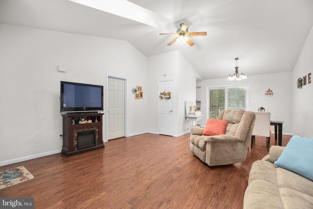 10304 BAYBERRY LN, SPOTSYLVANIA, Virginia 22553, 3 Bedrooms Bedrooms, ,2 BathroomsBathrooms,Residential,10304 BAYBERRY LN,VASP2037046 MLS # VASP2037046