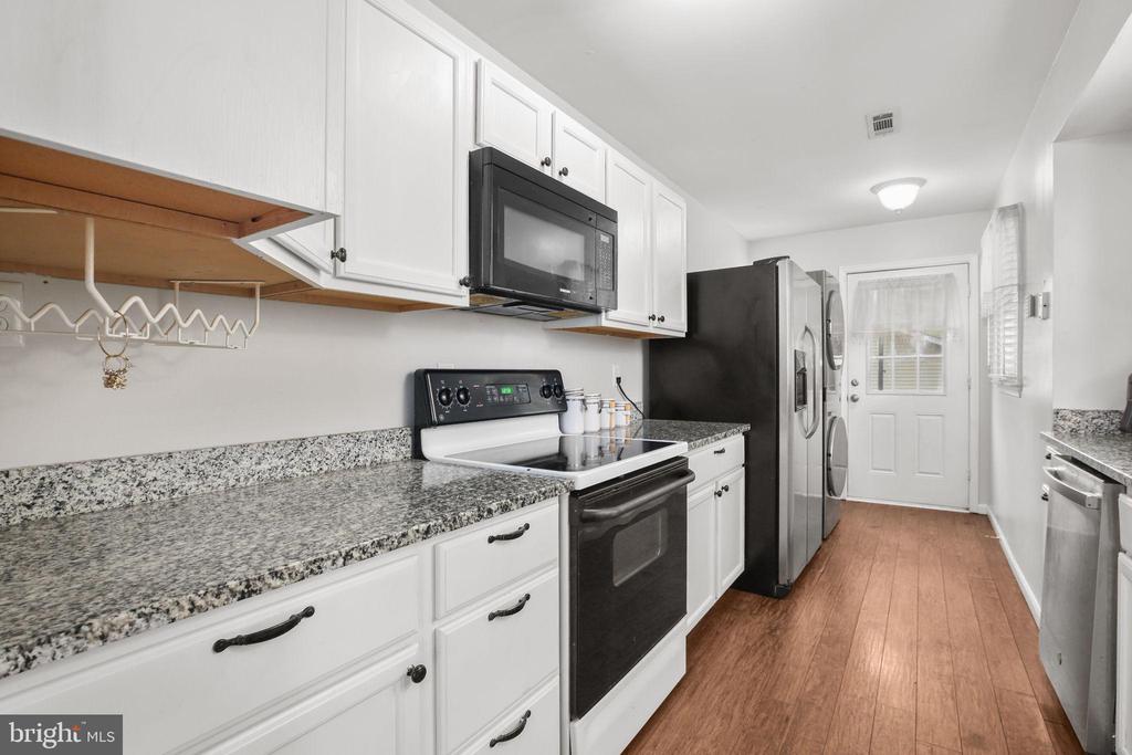 10304 BAYBERRY LN, SPOTSYLVANIA, Virginia 22553, 3 Bedrooms Bedrooms, ,2 BathroomsBathrooms,Residential,10304 BAYBERRY LN,VASP2037046 MLS # VASP2037046